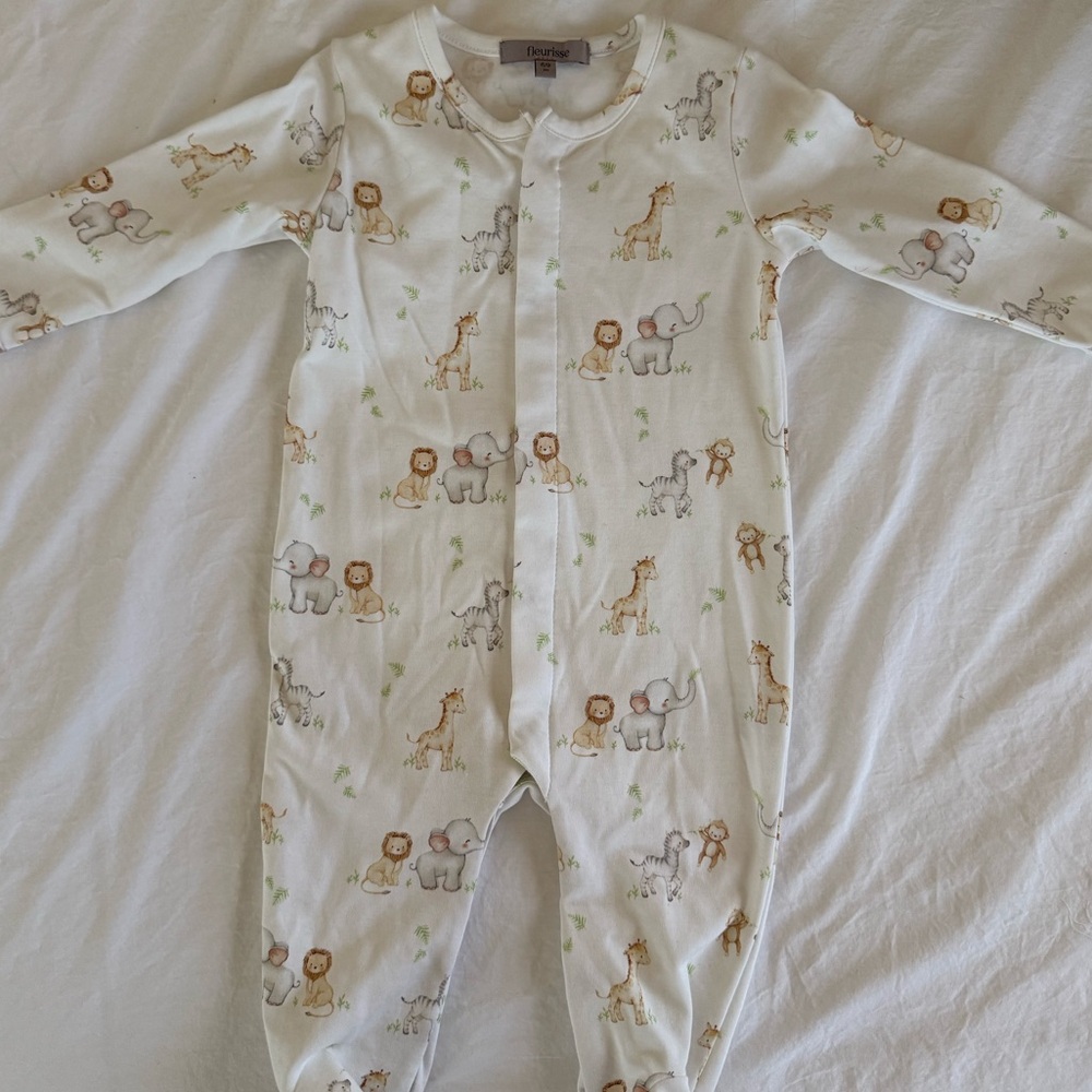 Fleurisse Baby Pajama 6–9M EUC Soft Animal Print